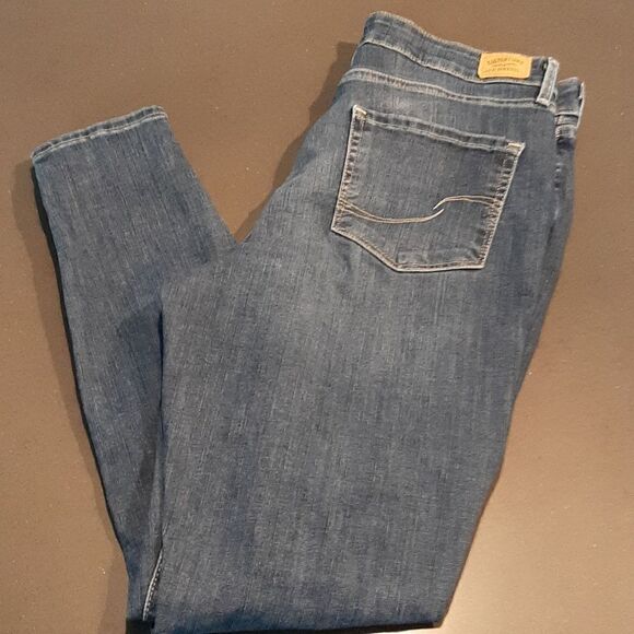 Levi Strauss Shaping High Rise Super Skinny Jeans - Picture 1 of 10